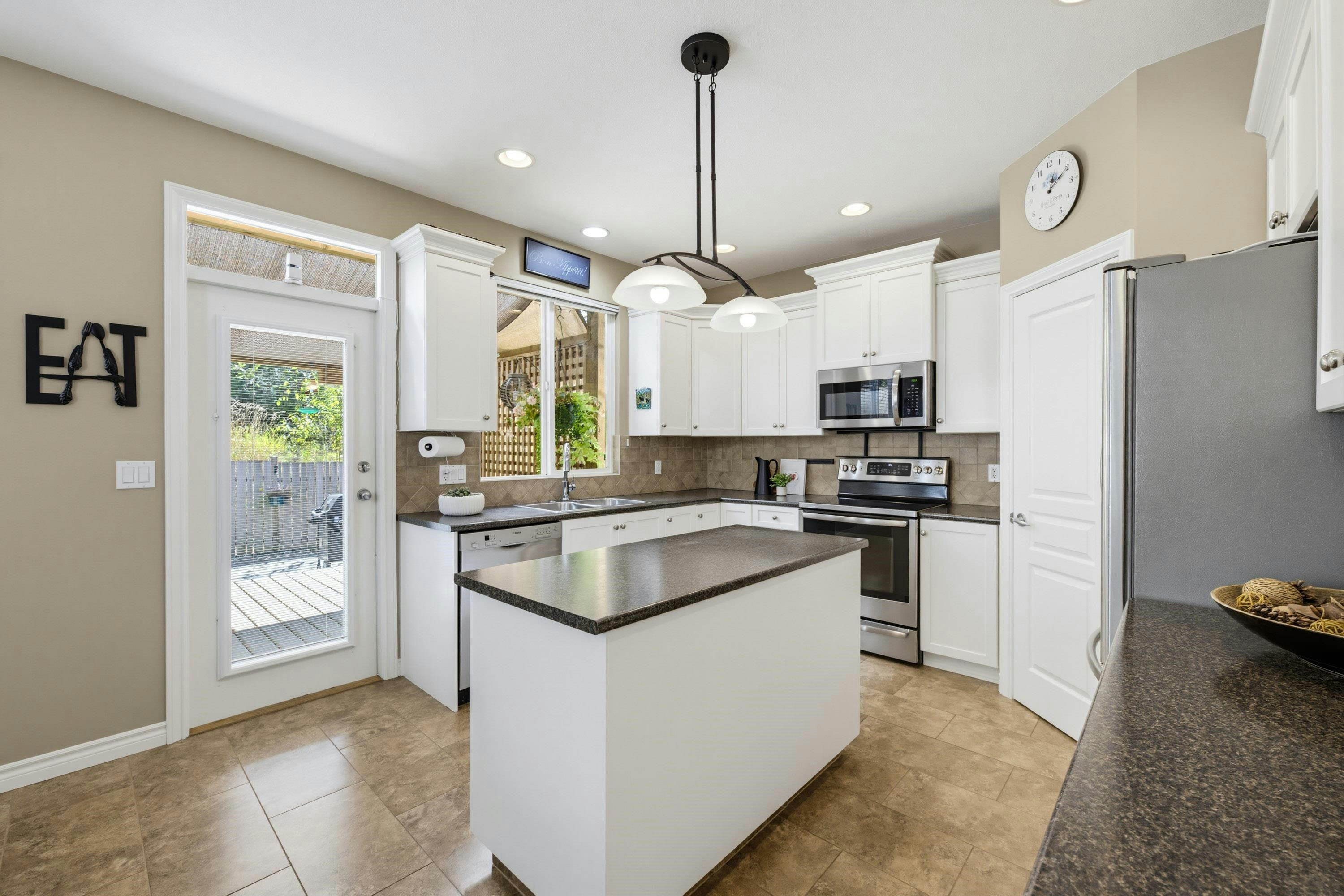 24070 Hill Avenue, Maple Ridge, BC, V2W 1Z9 - 9