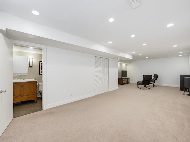 24070 Hill Avenue, Maple Ridge, BC, V2W 1Z9 - 24