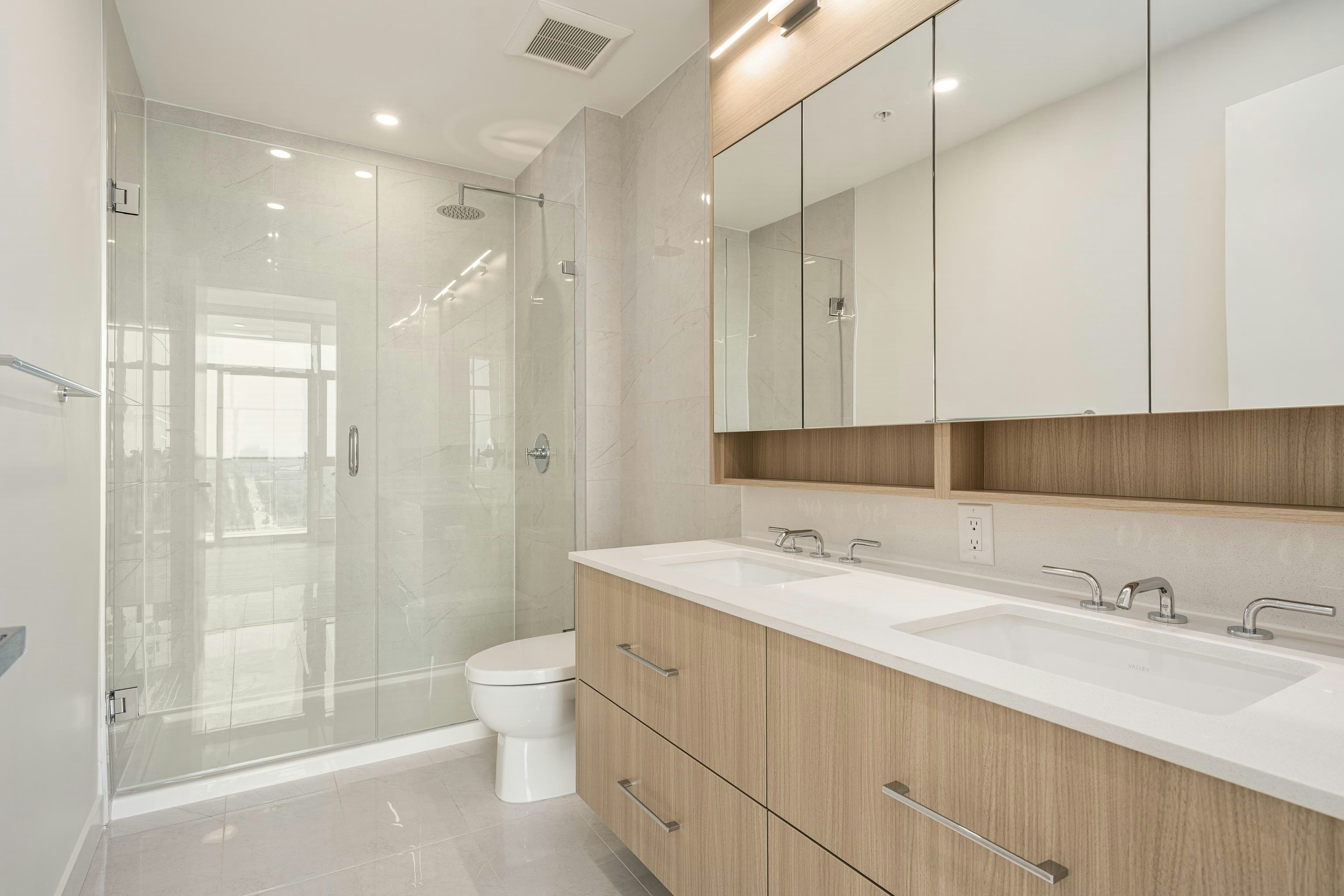 2801-9675 King George Boulevard, Surrey, BC, V3T 0T7 - 24