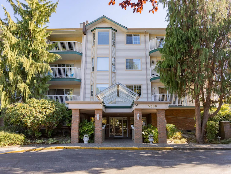 305-5360 205 Street, Langley, BC, V3A 7Y6