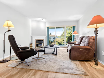 305-5360 205 Street - 3