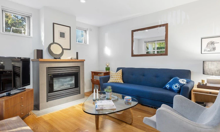 101-685 W 7th Avenue