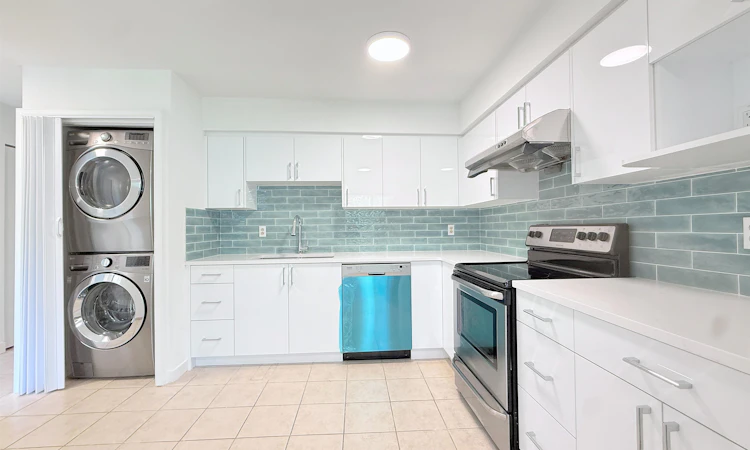 19-6100 Tiffany Boulevard