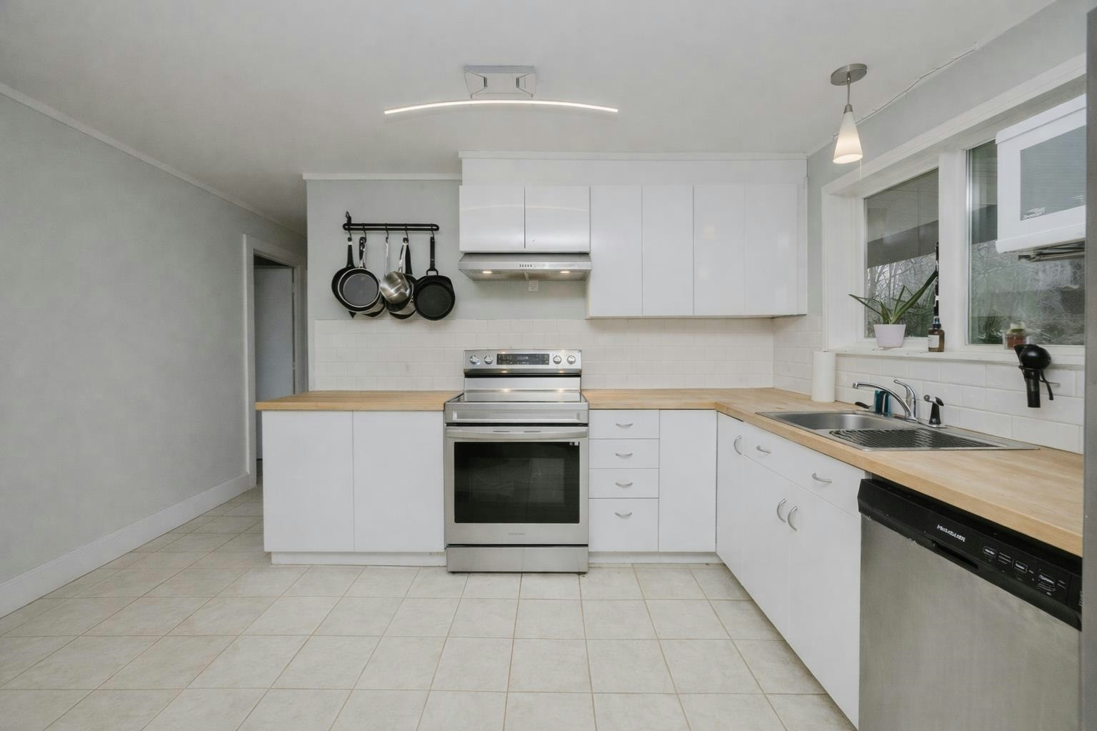 1405 Velvet Road, Gibsons, BC, V0N 1V0 - 25