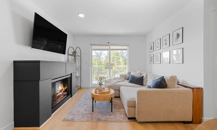 310-19388 65 Avenue