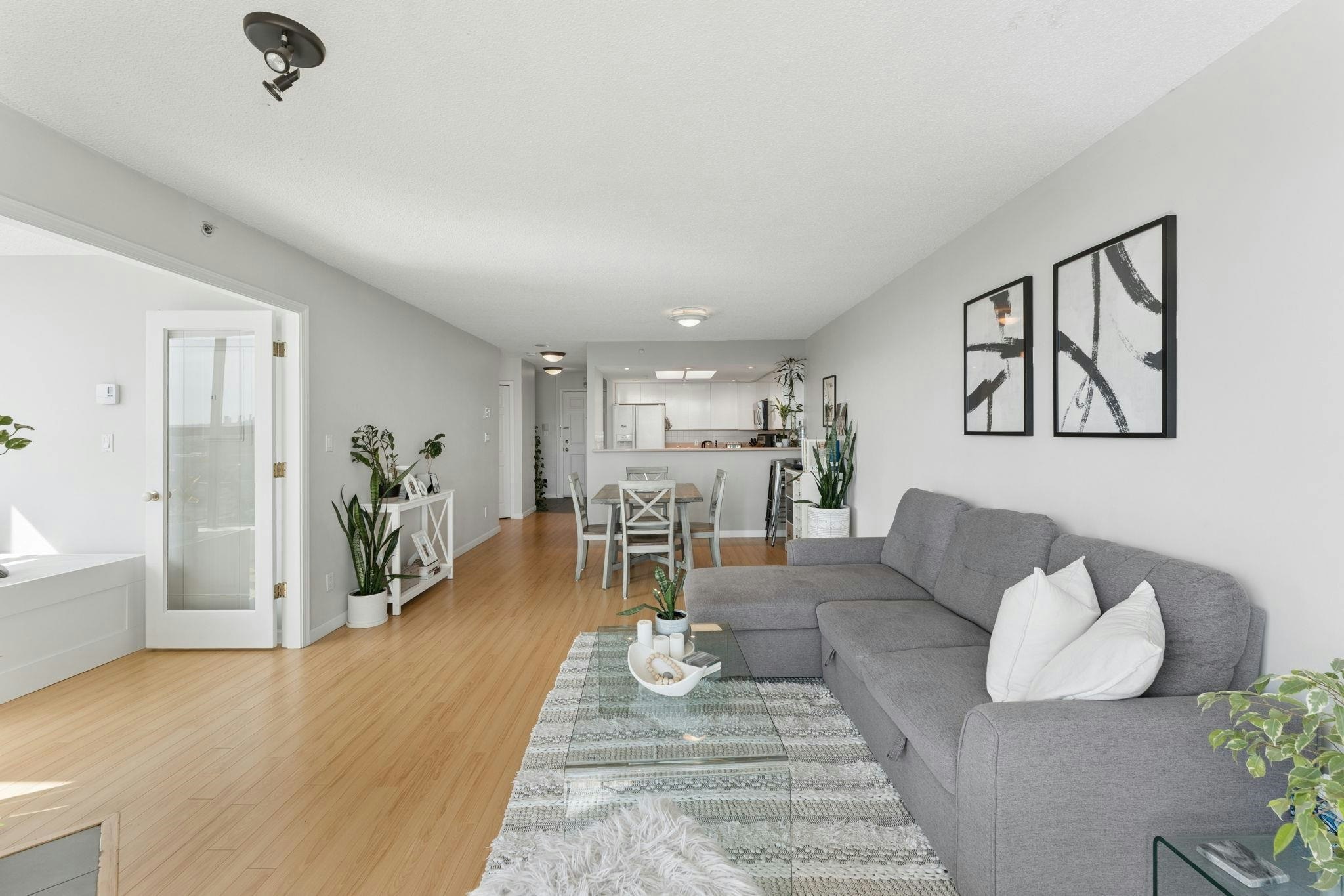 1603-1128 Quebec Street - 5