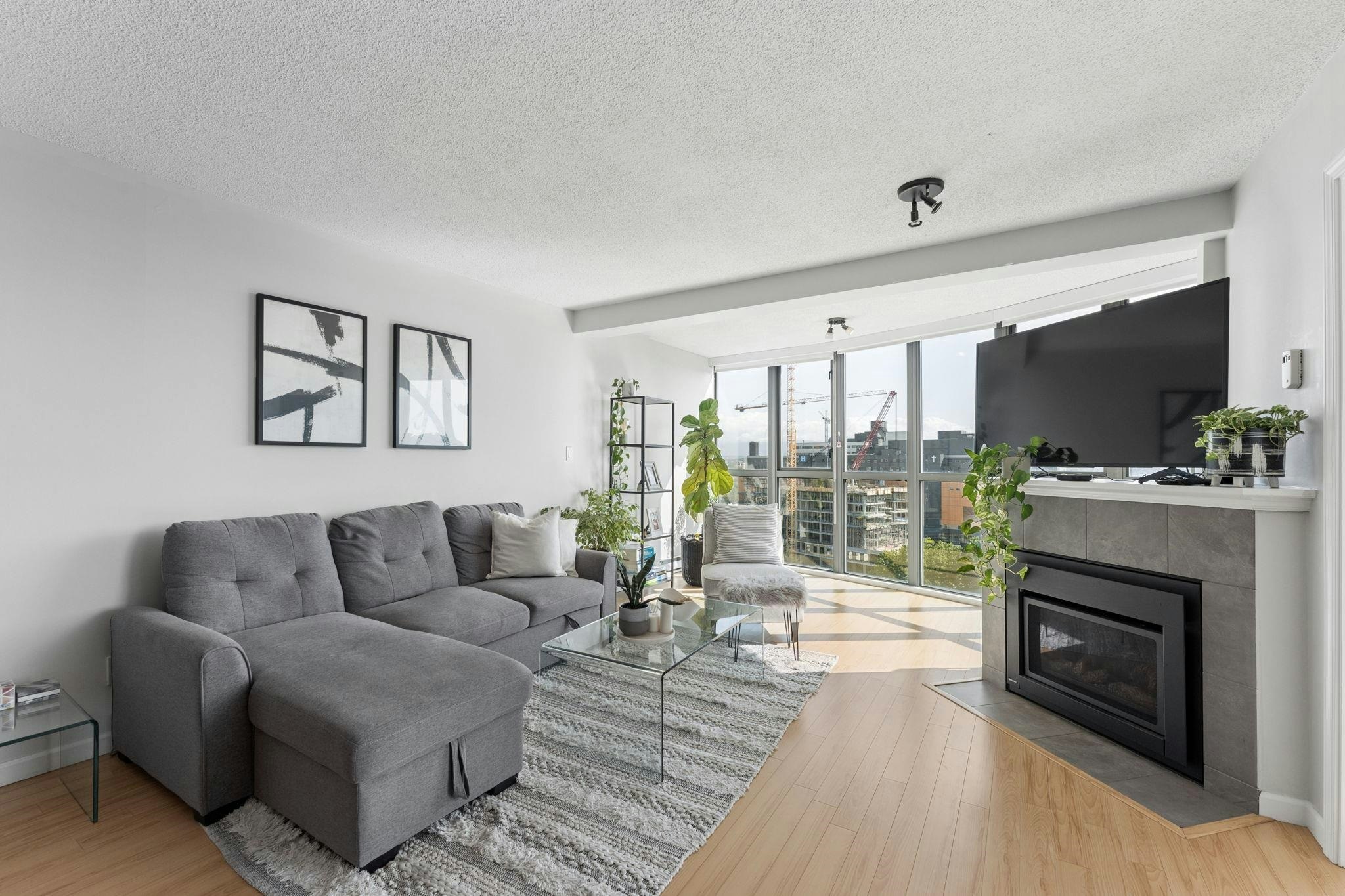 1603-1128 Quebec Street - 2