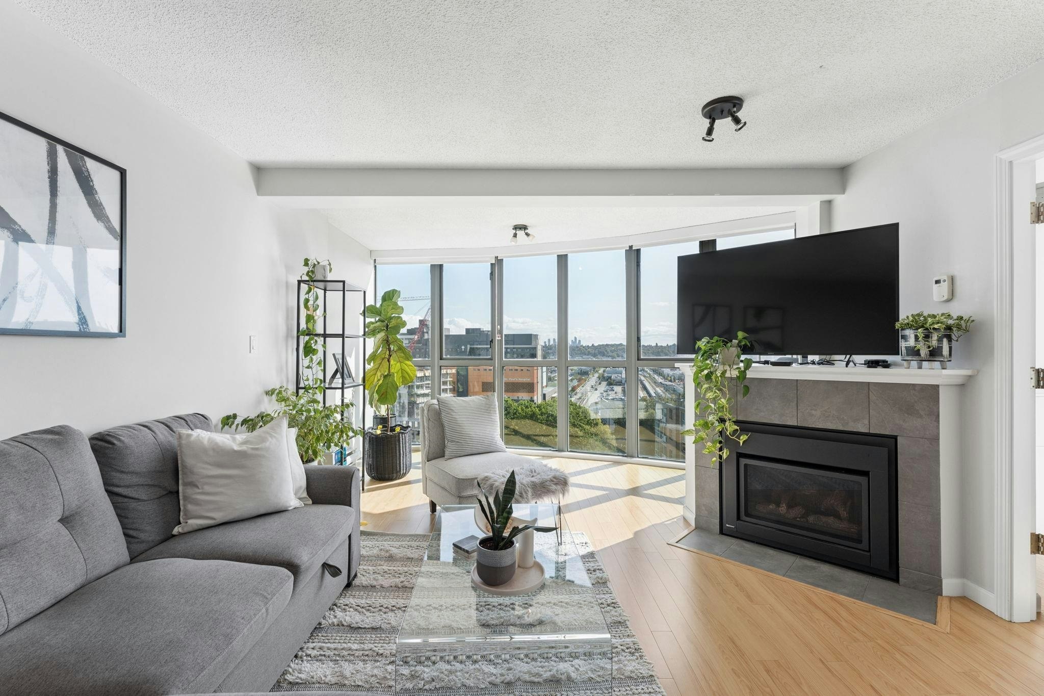 1603-1128 Quebec Street - 3