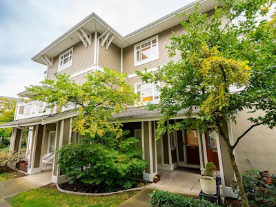 160-7388 Macpherson Avenue - 4