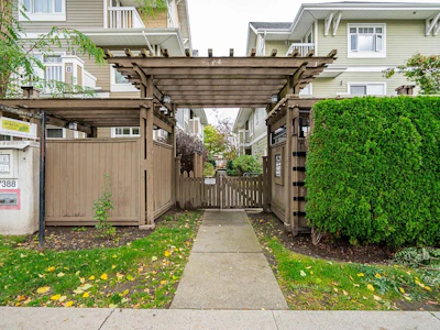 160-7388 Macpherson Avenue - 2