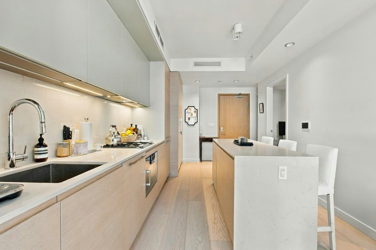3703-1289 Hornby St, Vancouver, BC, V6Z 0G7 - 2