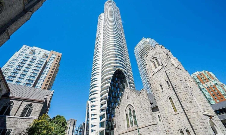 703-1033 Nelson Street