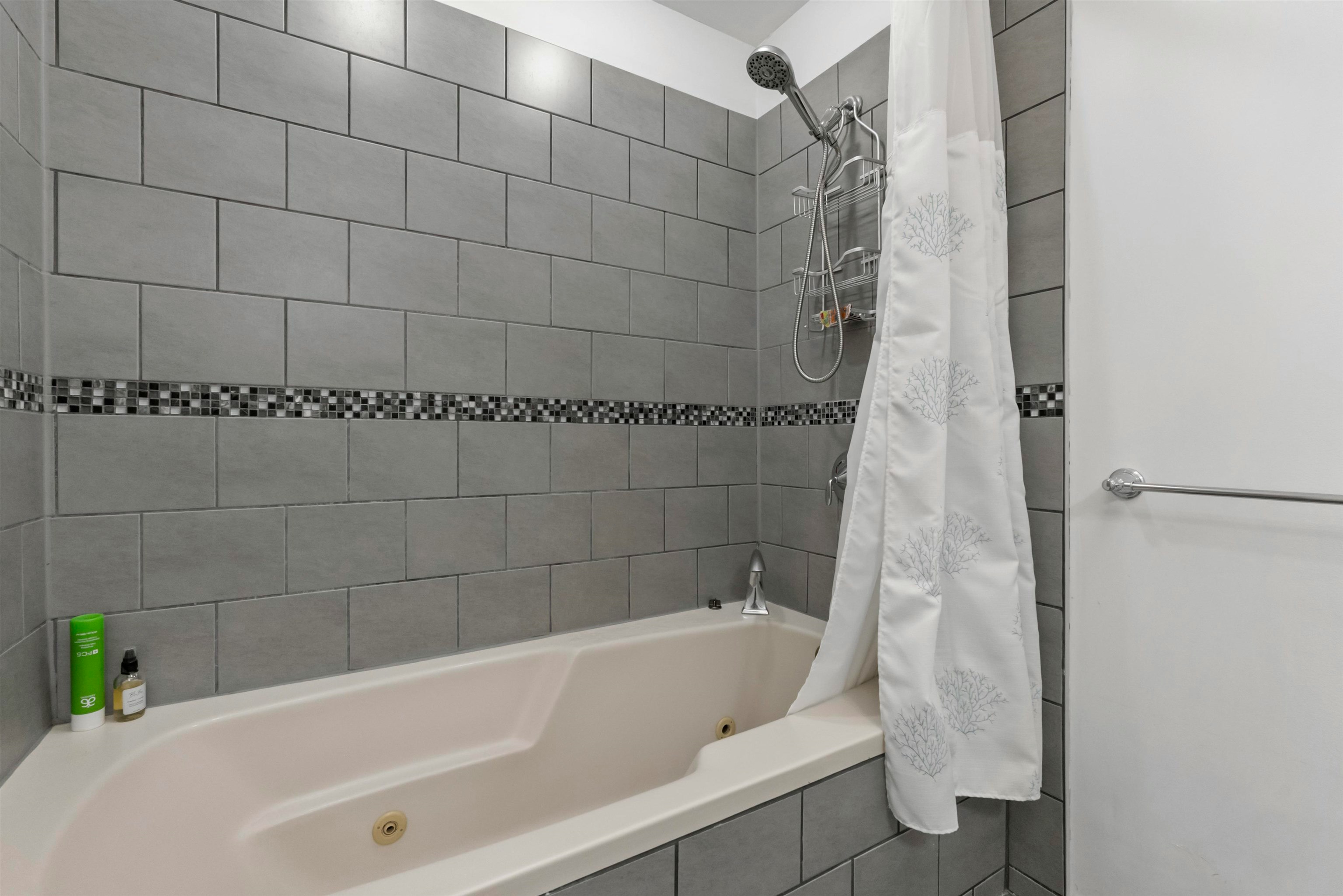 101-1180 Falcon Drive, Coquitlam, BC, V3E 2K5 - 18