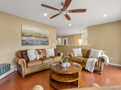 101-1180 Falcon Drive - 5