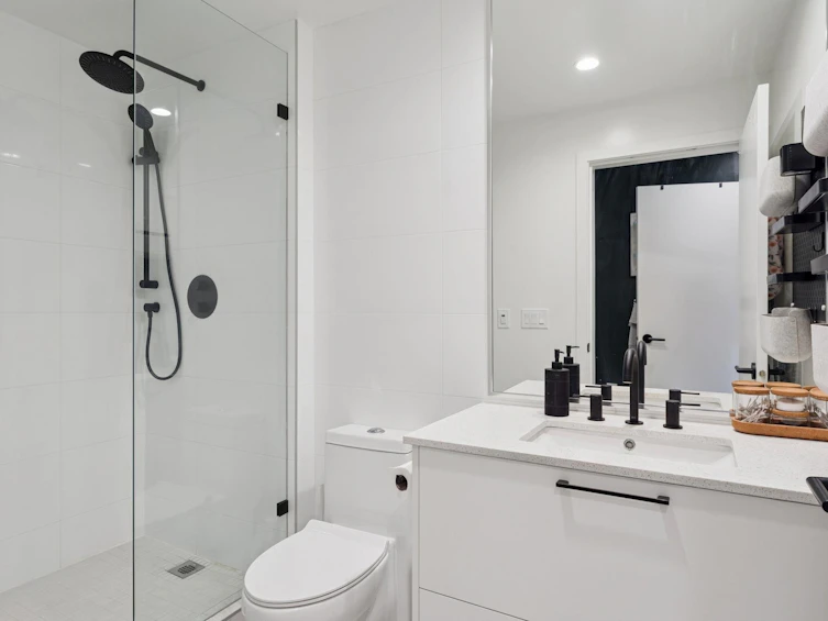 142-545 E 2nd Street, North Vancouver, BC, V7L 1E1 - 10