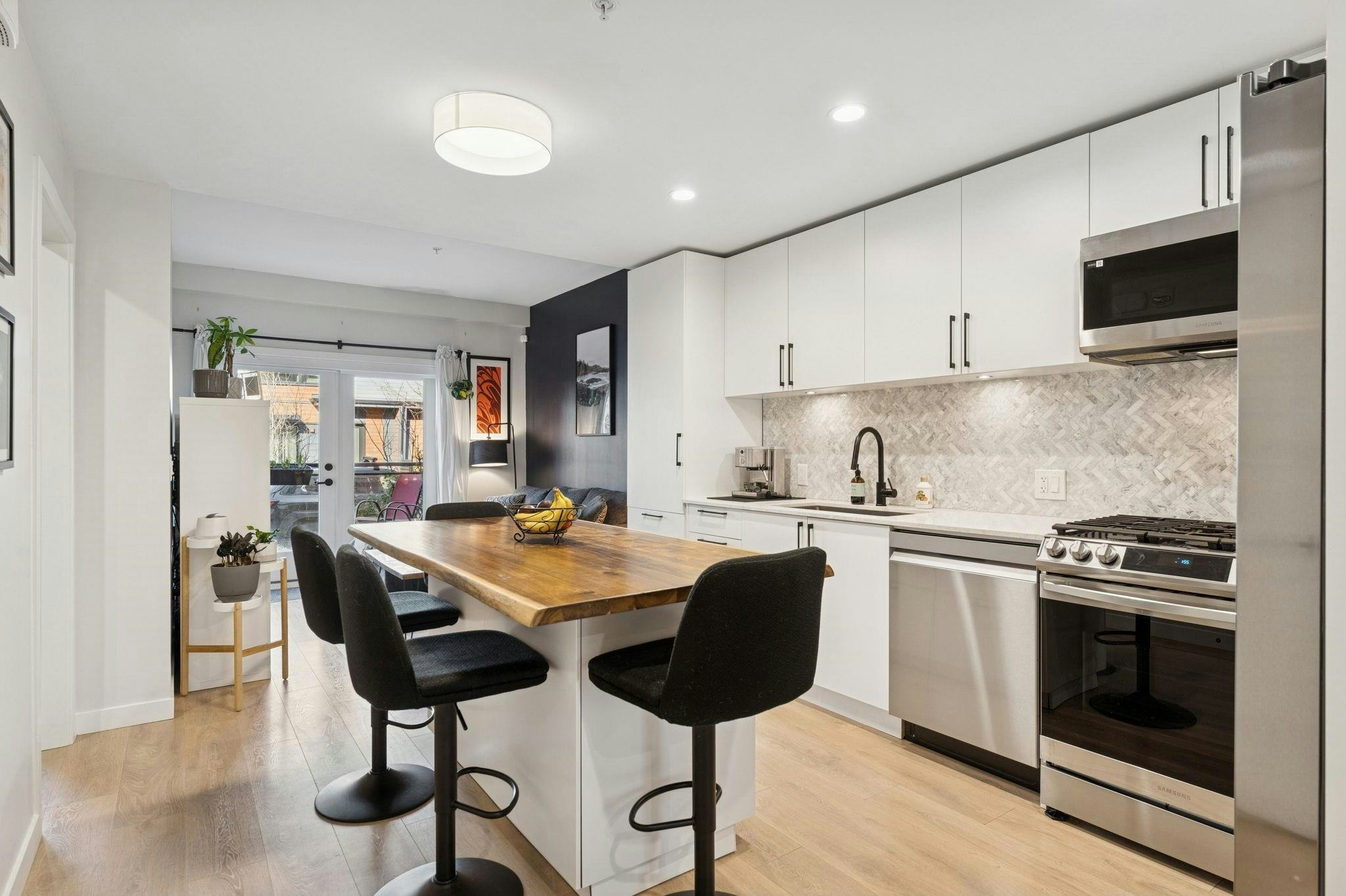 142-545 E 2nd Street - 4