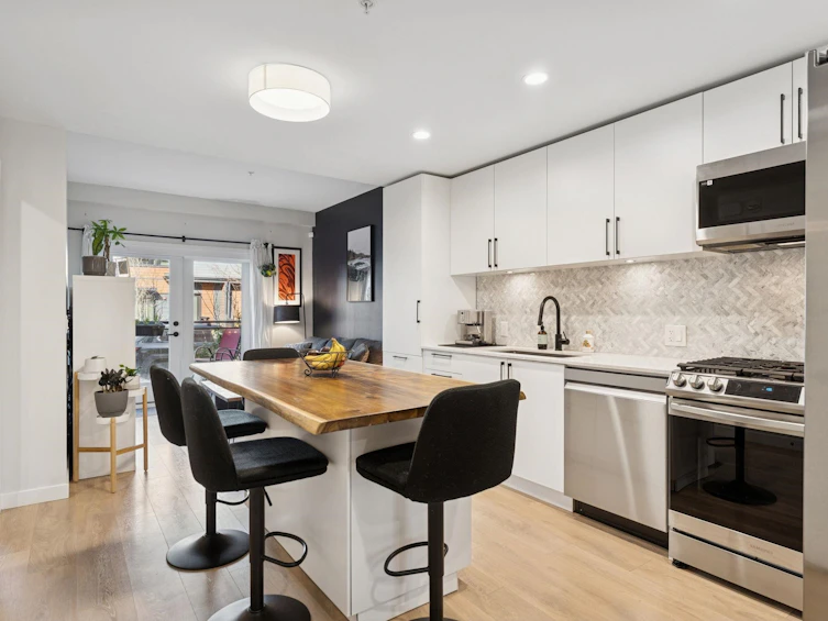 142-545 E 2nd Street, North Vancouver, BC, V7L 1E1 - 4