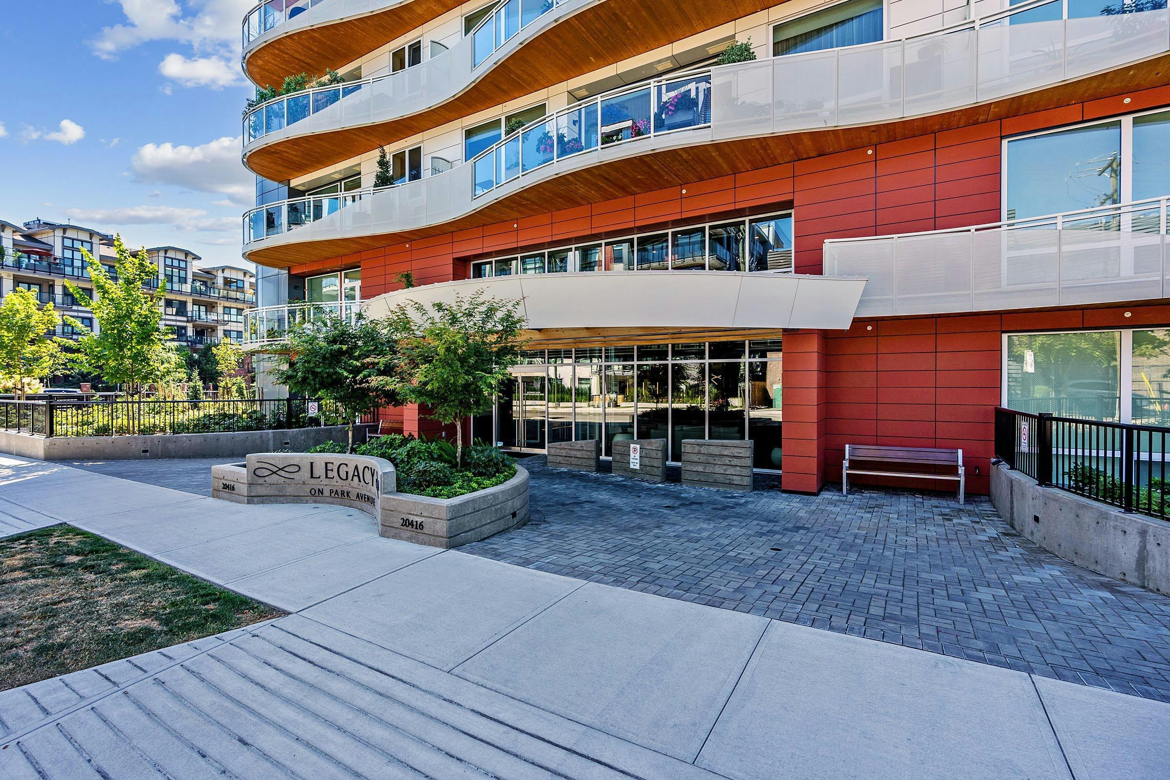 207-20416 Park Avenue - 2