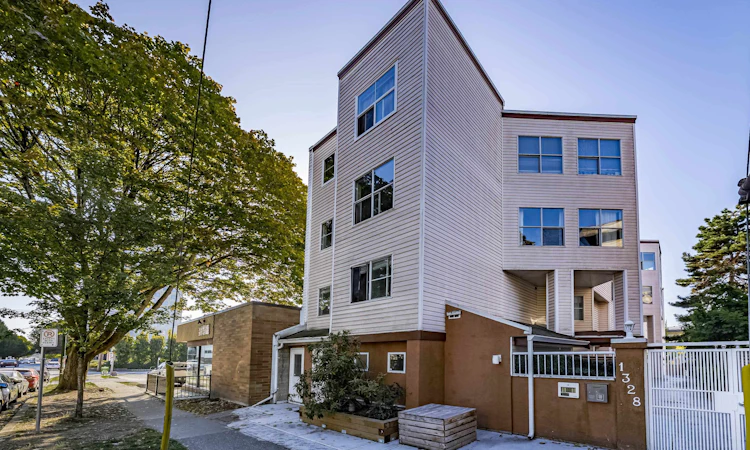 1-1328 W 73rd Avenue
