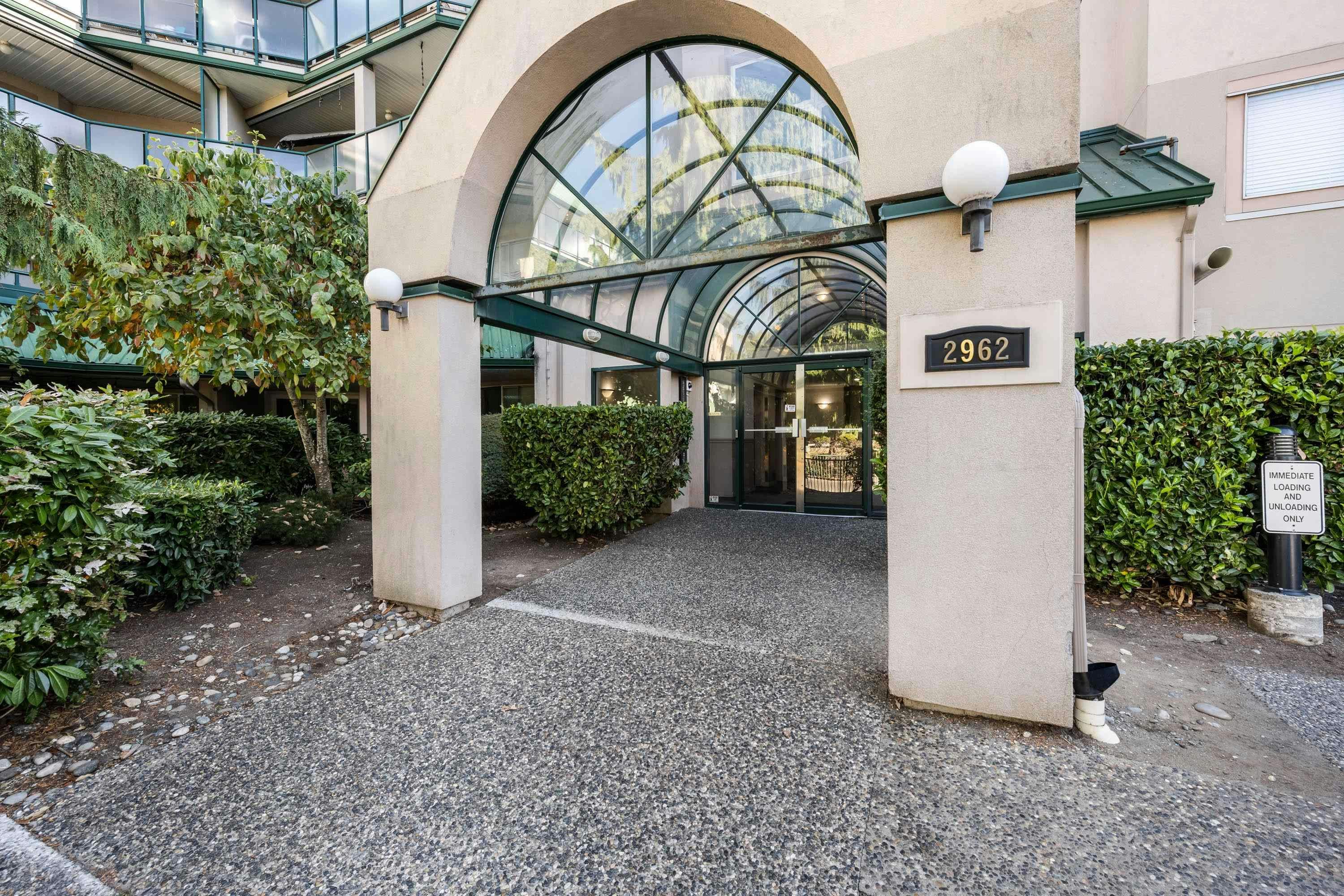 409-2962 Trethewey Street - 4