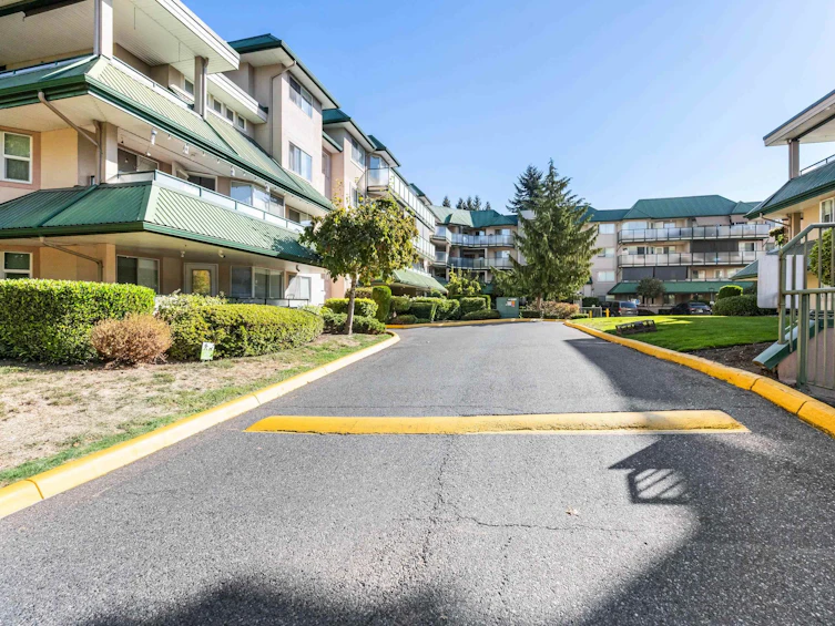 409-2962 Trethewey Street, Abbotsford, BC, V2T 4M3