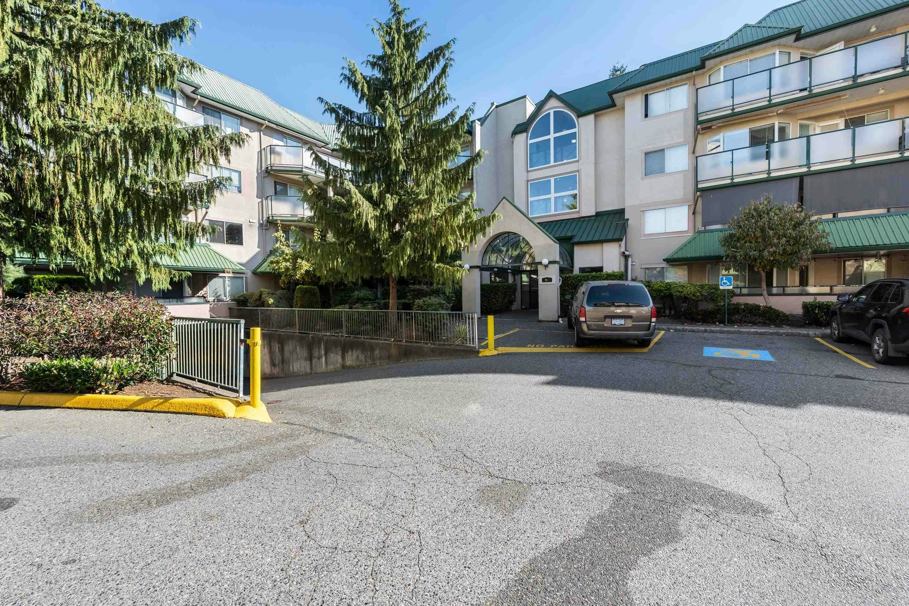 409-2962 Trethewey Street - 2