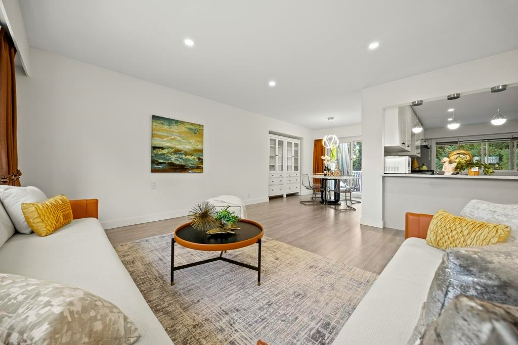 4936 Barker Crescent, Burnaby, BC, V5G 3G5 - 4
