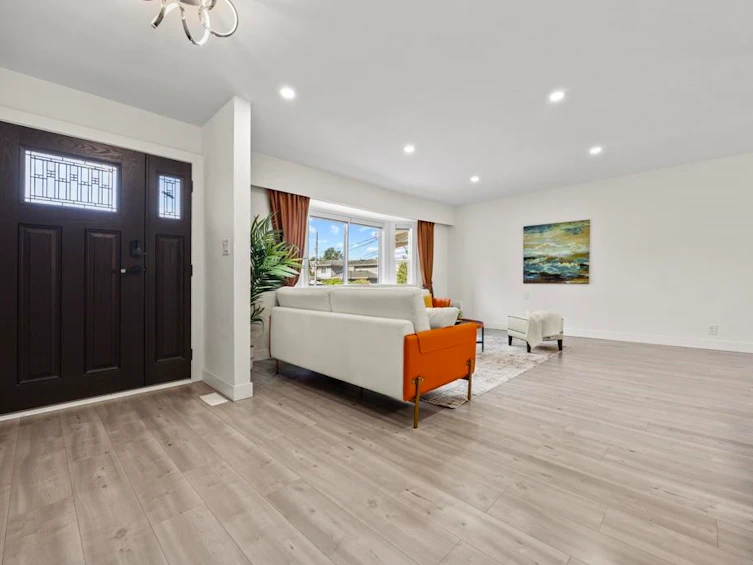 4936 Barker Crescent, Burnaby, BC, V5G 3G5 - 5