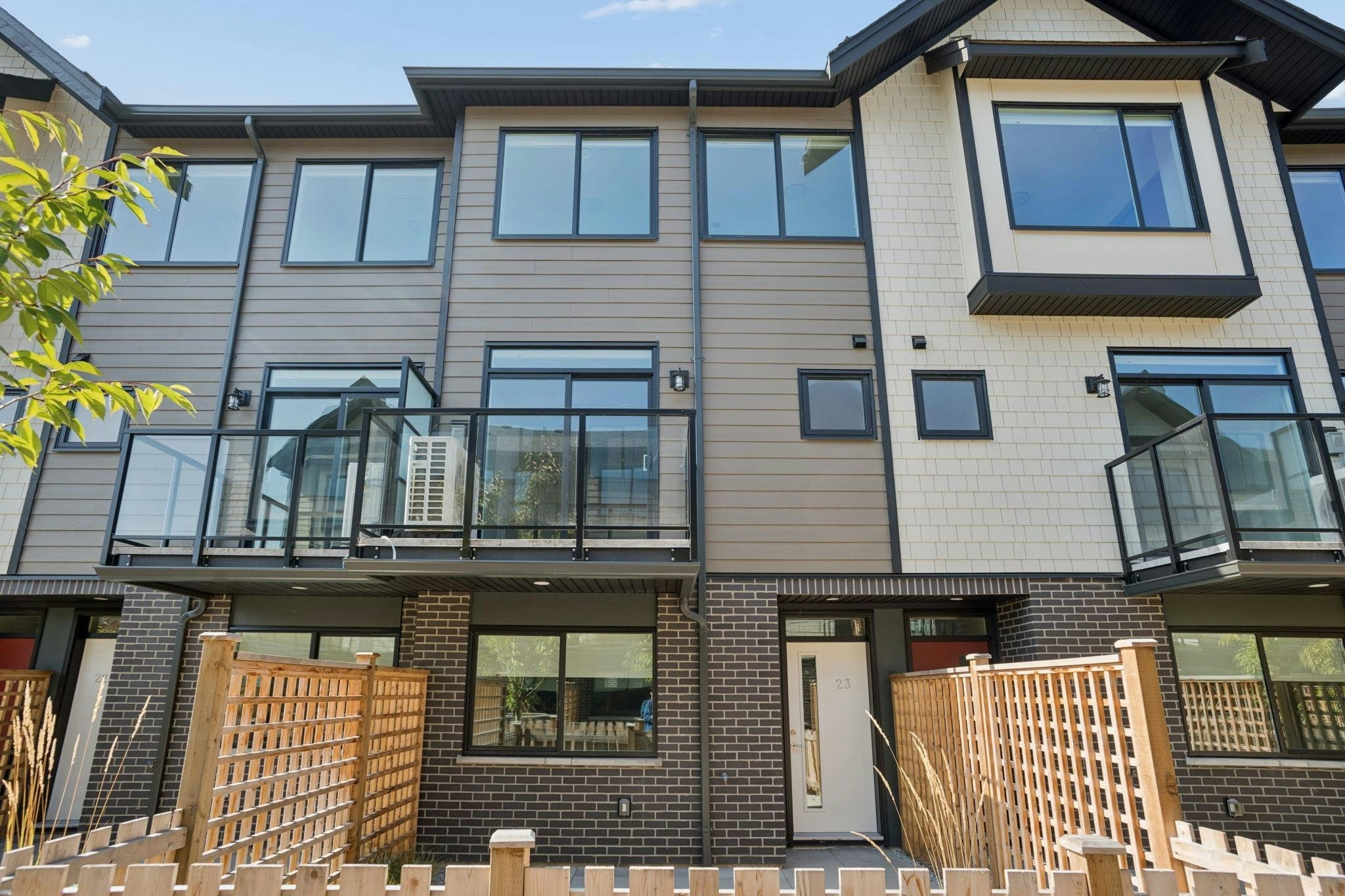 23-4337 Boundary Road, New Westminster, BC, V6V 1S8