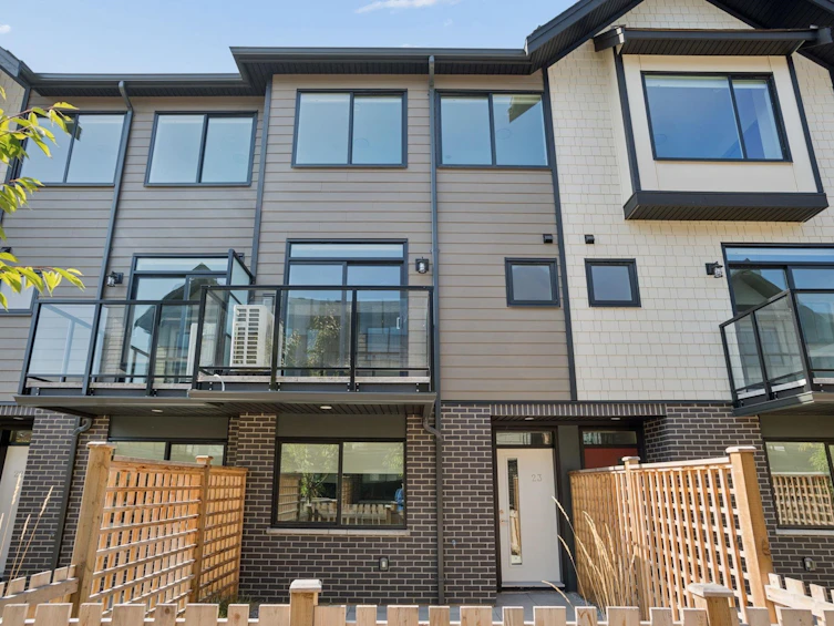 23-4337 Boundary Road, New Westminster, BC, V6V 1S8