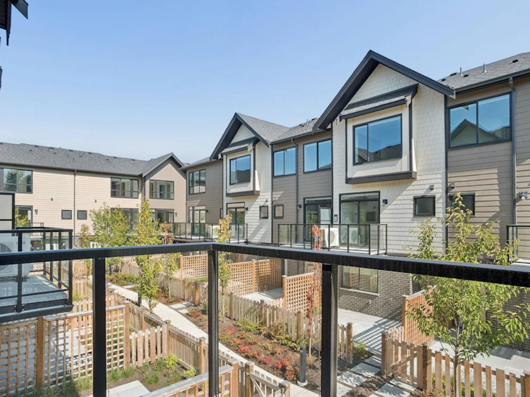 23-4337 Boundary Road, New Westminster, BC, V6V 1S8 - 23