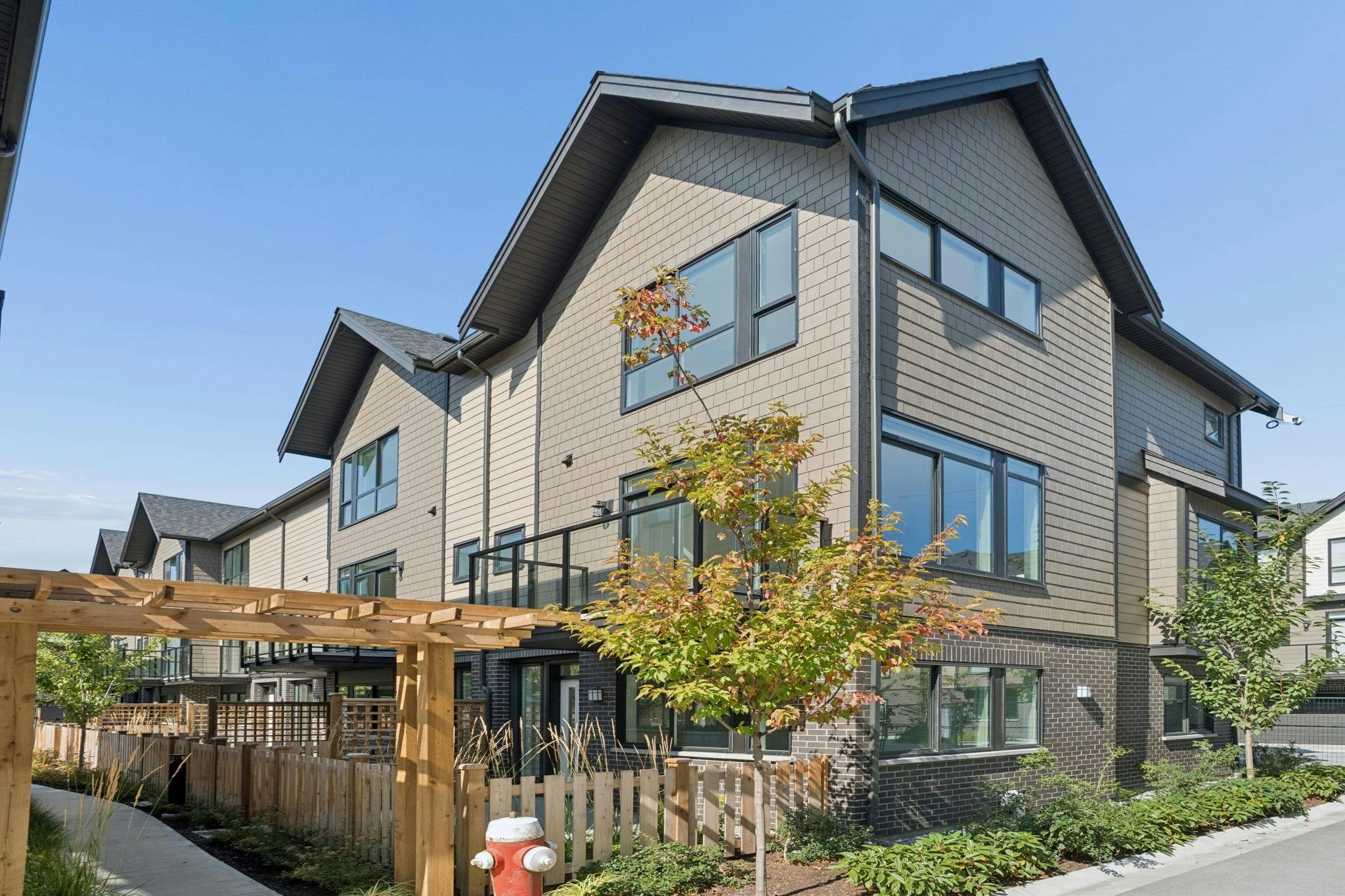 33-4337 Boundary Road, New Westminster, BC, V6V 1S8