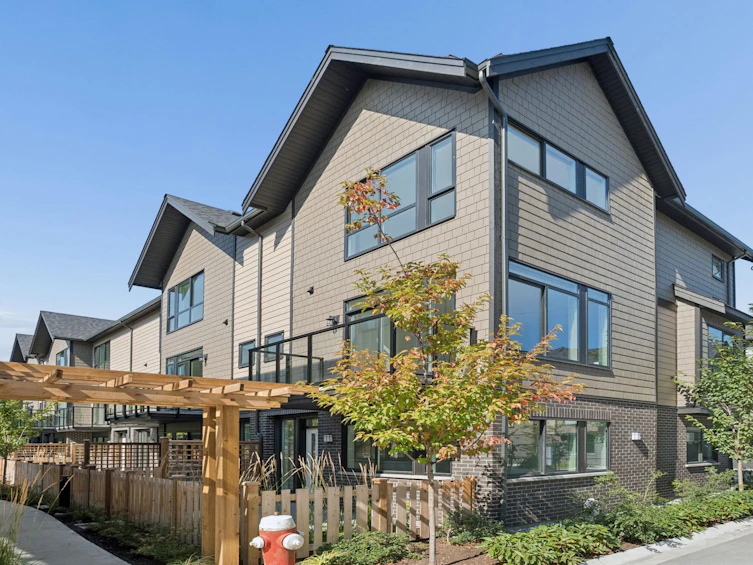 33-4337 Boundary Road, New Westminster, BC, V6V 1S8