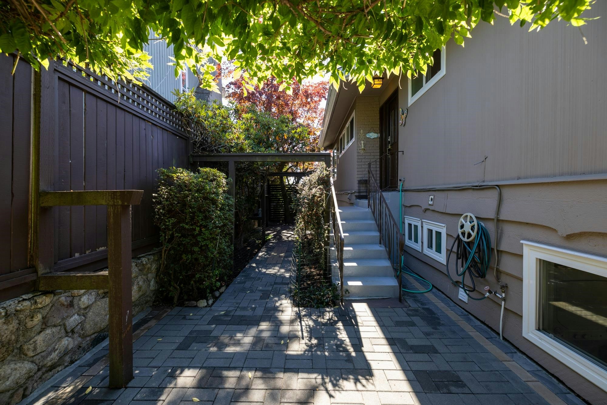 424 W Queens Road, North Vancouver, BC, V7N 2K7 - 6