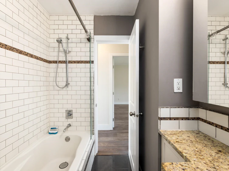 424 W Queens Road, North Vancouver, BC, V7N 2K7 - 30