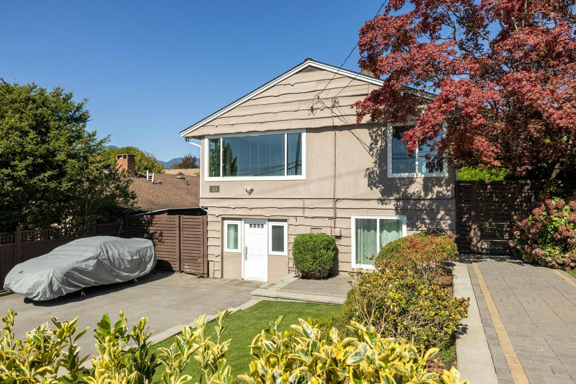 424 W Queens Road, North Vancouver, BC, V7N 2K7
