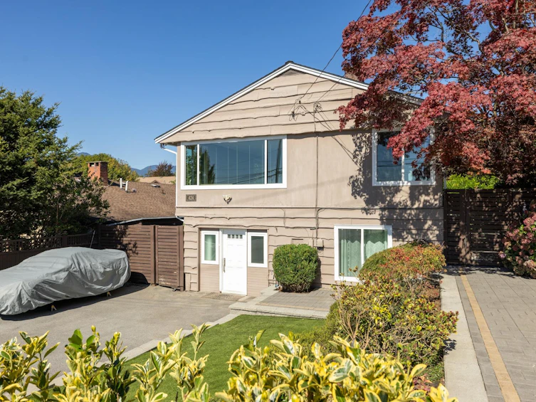 424 W Queens Road, North Vancouver, BC, V7N 2K7