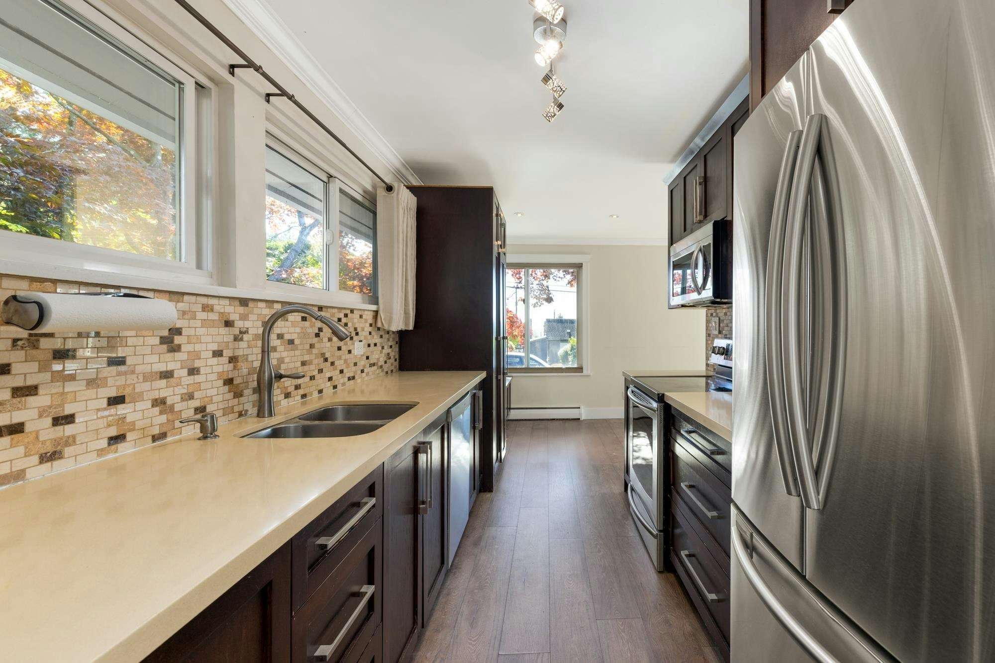 424 W Queens Road, North Vancouver, BC, V7N 2K7 - 25