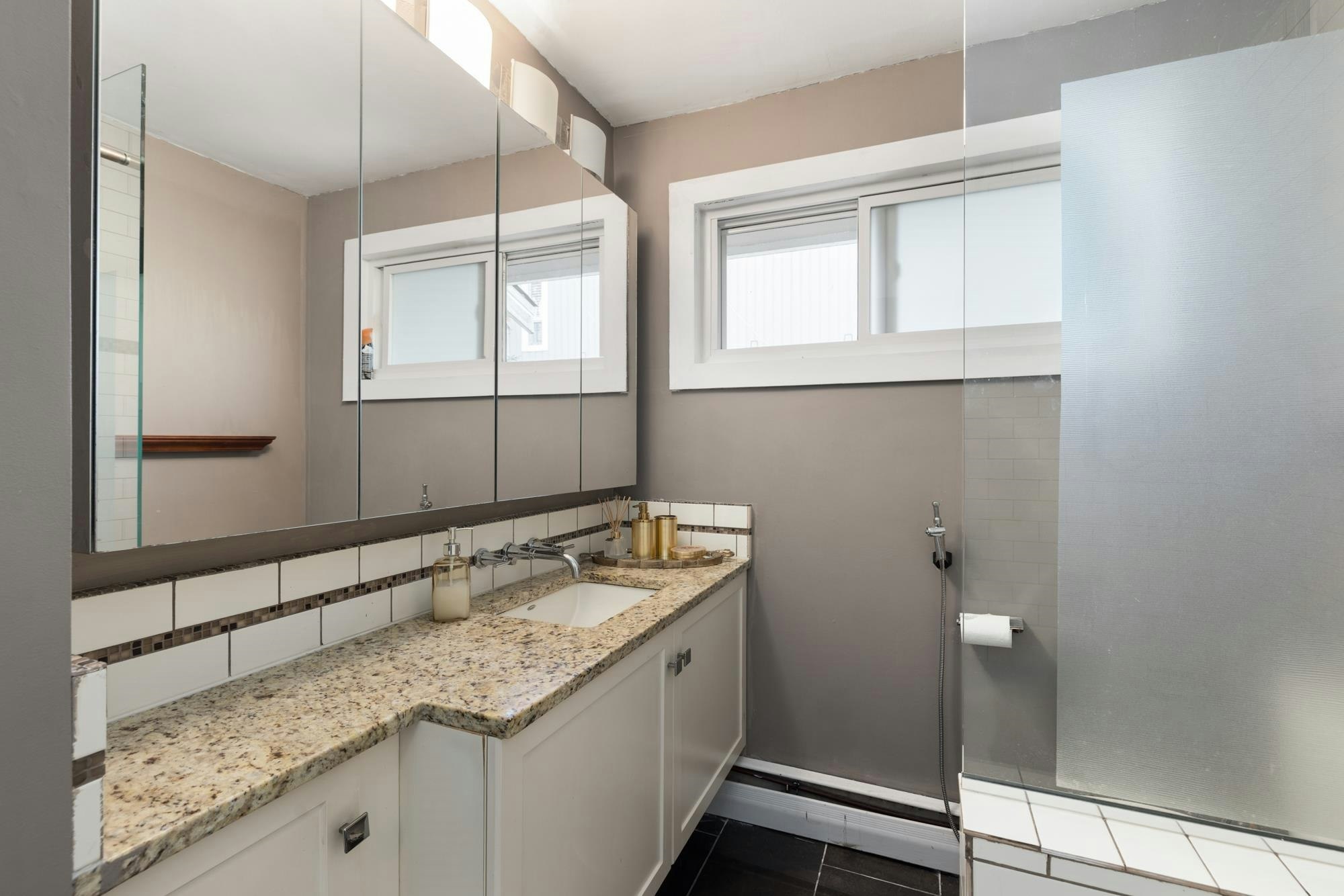 424 W Queens Road, North Vancouver, BC, V7N 2K7 - 29