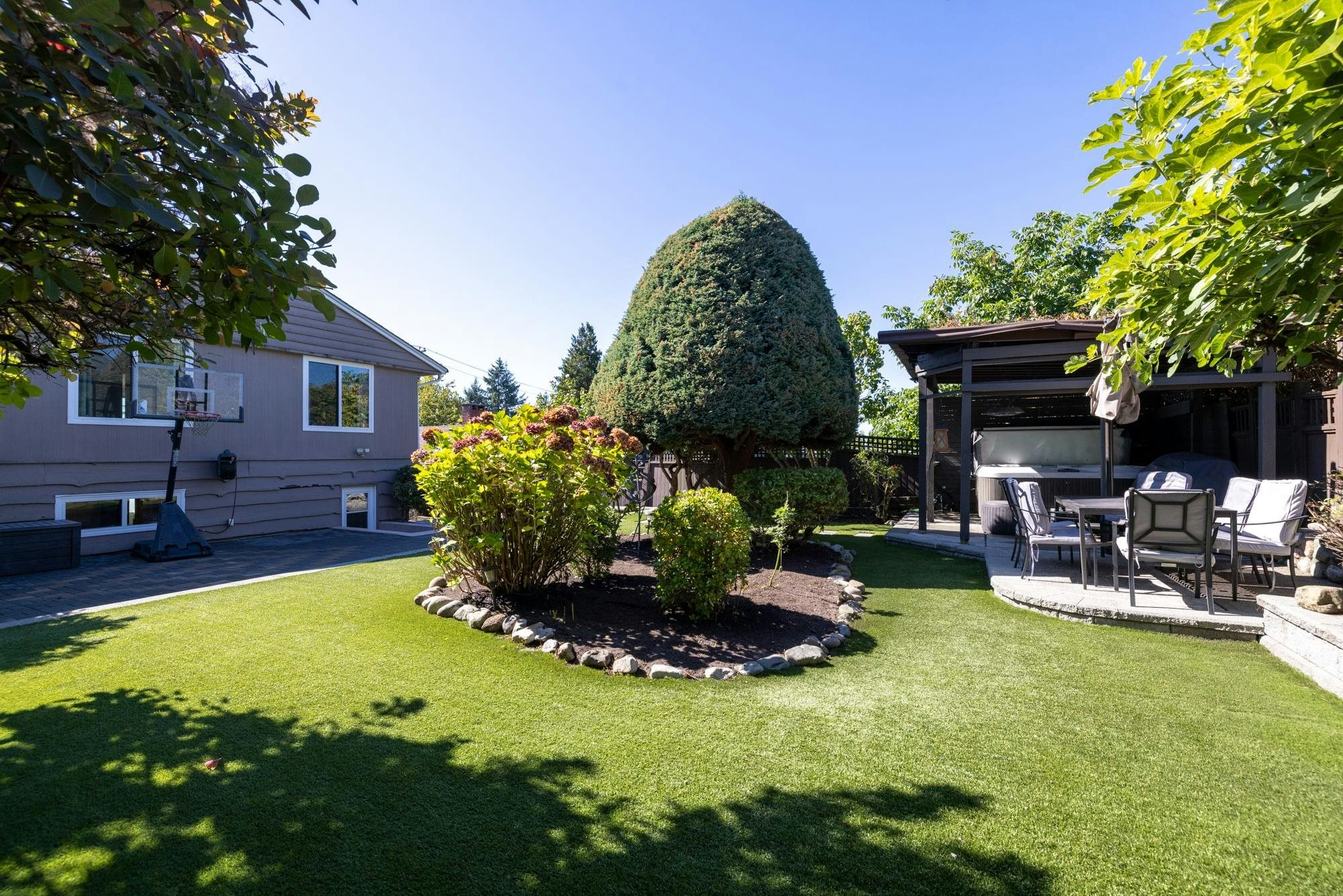 424 W Queens Road, North Vancouver, BC, V7N 2K7 - 10
