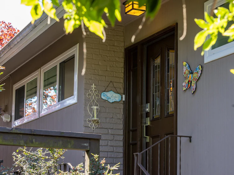 424 W Queens Road, North Vancouver, BC, V7N 2K7 - 3