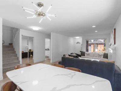 54-8120 General Currie Road - 5