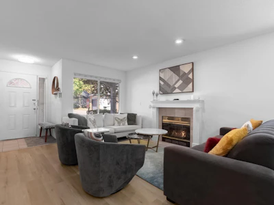 54-8120 General Currie Road - 4