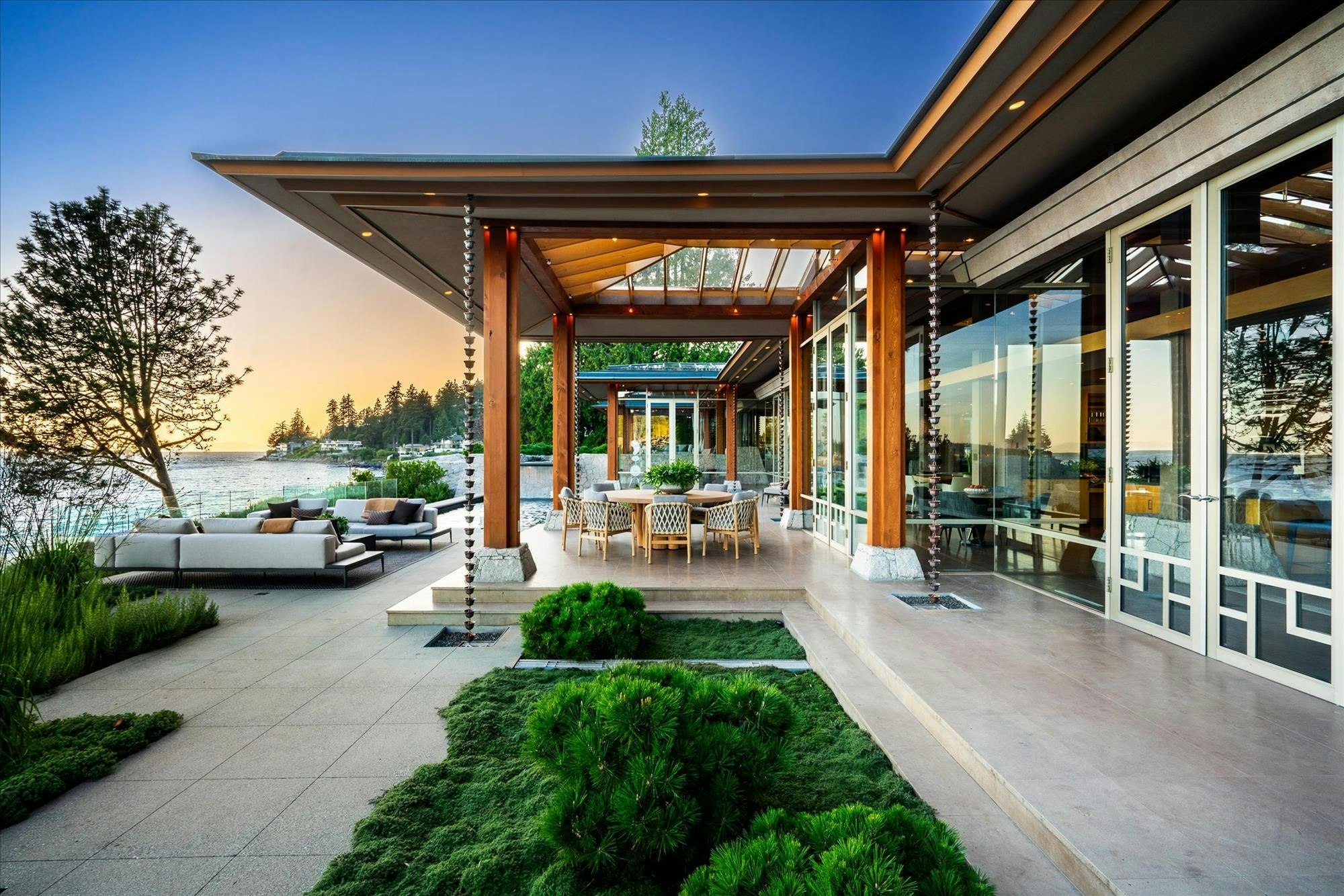3330 Radcliffe Avenue, West Vancouver, BC, V7V 1G6 - 2