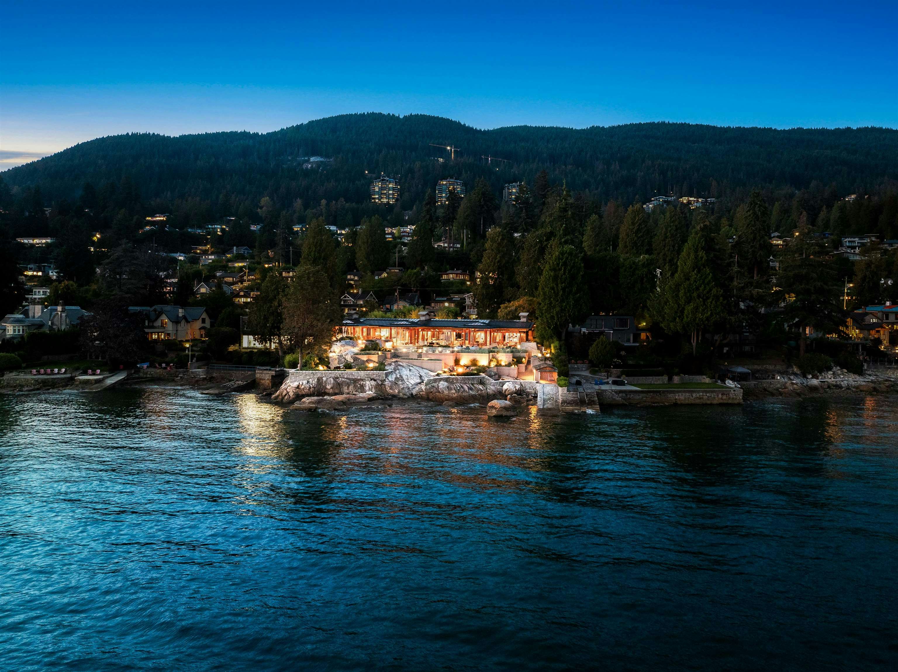3330 Radcliffe Avenue, West Vancouver, BC, V7V 1G6 - 40