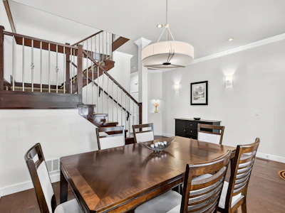 8266 211 Street - 5