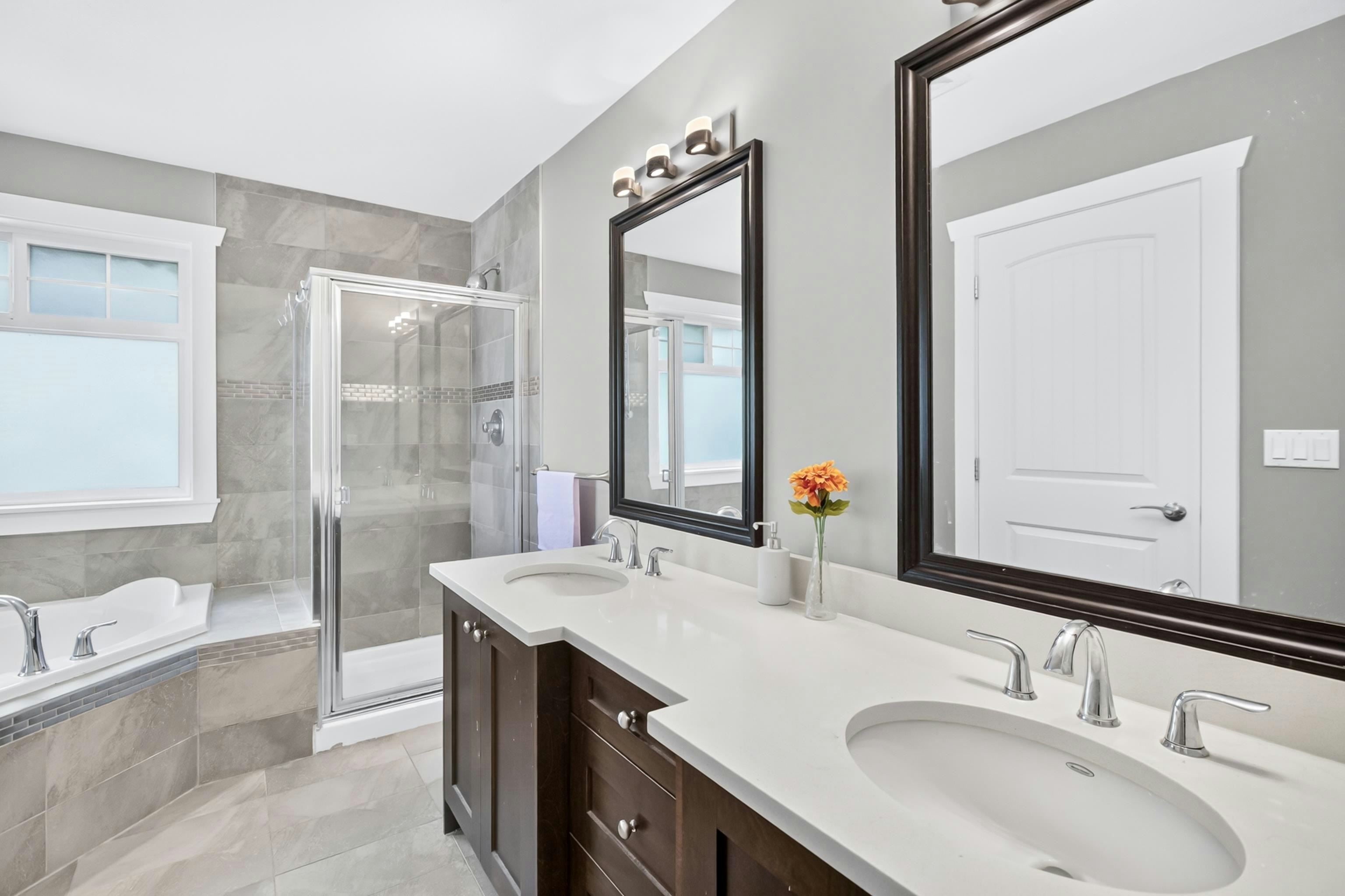 8266 211 Street, Langley, BC, V2Y 0E4 - 25