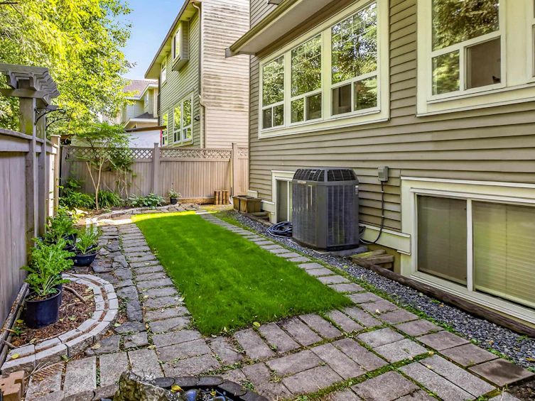 8266 211 Street, Langley, BC, V2Y 0E4 - 37