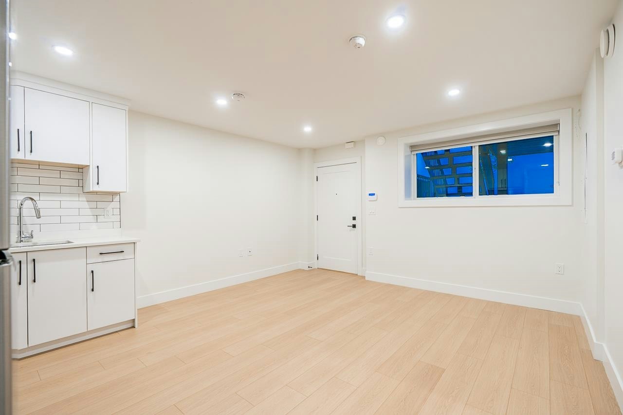 2-6740 Canada Way, Burnaby, BC, V5E 3R1 - 18
