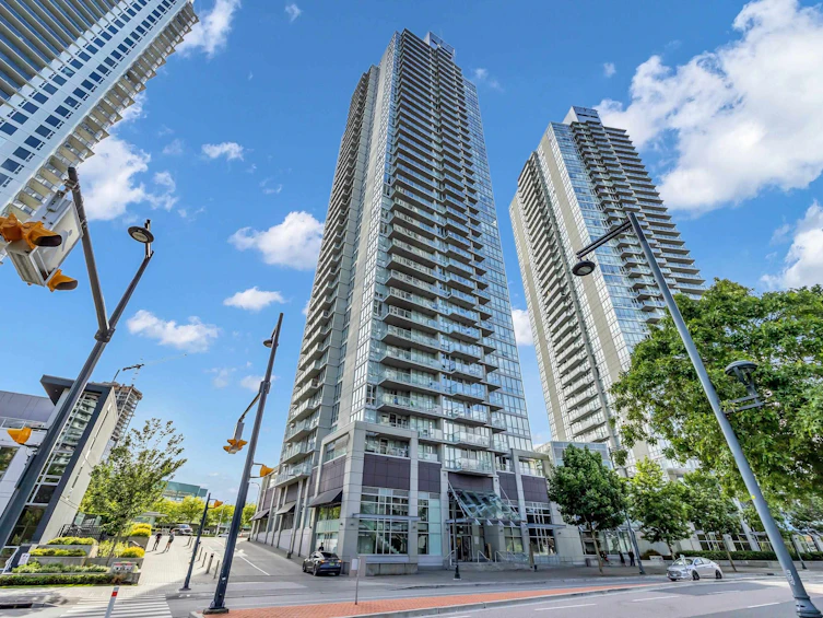807-9981 Whalley Boulevard, Surrey, BC, V3T 0G6